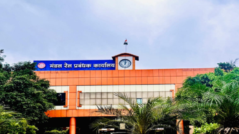 CG : अमृत भारत योजना : सरोना और बालोद स्टेशन बने हाईटेक, यात्रियों को मिलेंगी आधुनिक सुविधाएं…