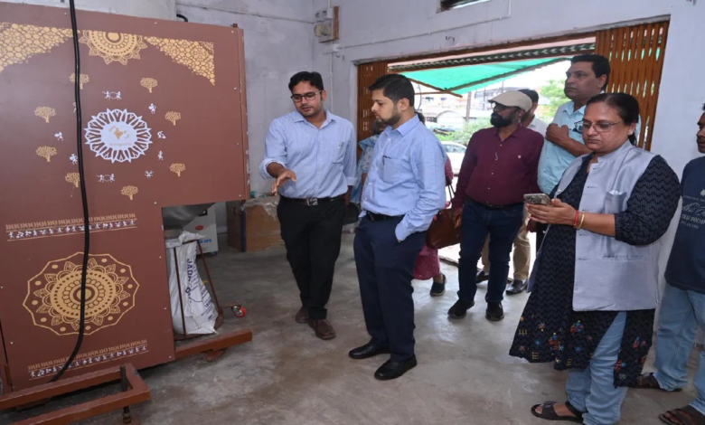 CG : जिले का पहला अन्नपूर्ति ग्रीन एटीएम का होगा जल्द शुभारंभ, कलेक्टर ने एटीएम मशीन का लिया जायजा…