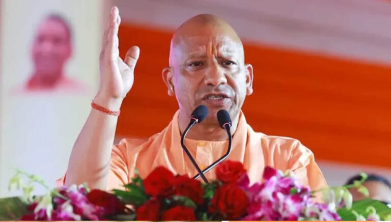अयोध्या से CM योगी का बड़ा बयान, हनुमानगढ़ी विवाद को लेकर सपा-कांग्रेस पर साधा निशाना