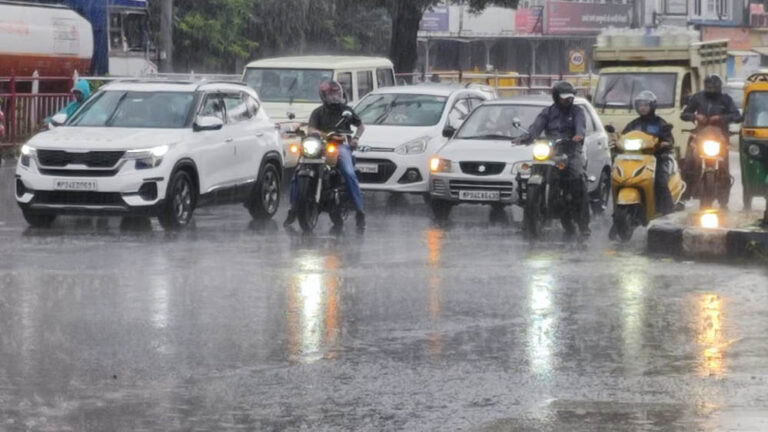 MP में फिलहाल हल्की बारिश, अगले हफ्ते फिर होगी झमाझम; भोपाल-इंदौर सहित 30 जिलों में बारिश ने तोड़ा औसत