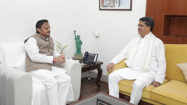 उप मुख्यमंत्री शुक्ल ने त्रिपुरा के CM डॉ. माणिक साहा का किया स्वागत, शिष्टाचार भेंट रही चर्चा में