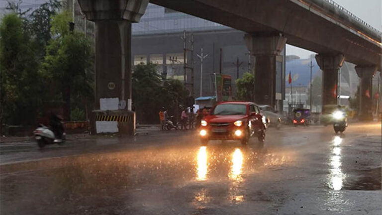 MP Rain Alert: प्रदेश में तेज हुई मानसूनी बारिश, शुक्रवार और शनिवार के लिए कई जिलों में रेड अलर्ट