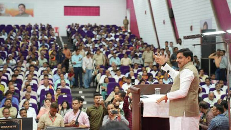 दादा ईश्वरदास रोहाणी को सीएम डॉ. यादव की भावभीनी श्रद्धांजलि, बोले- जनसेवा के सच्चे कर्मयोगी थे