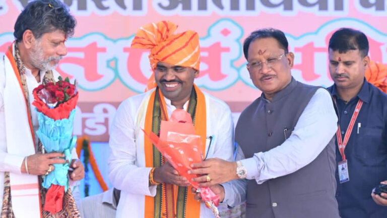 CM विष्णुदेव साय ने बम्हनीडीह को दी विकास परियोजनाओं की सौगात, नई यात्रा की शुरुआत