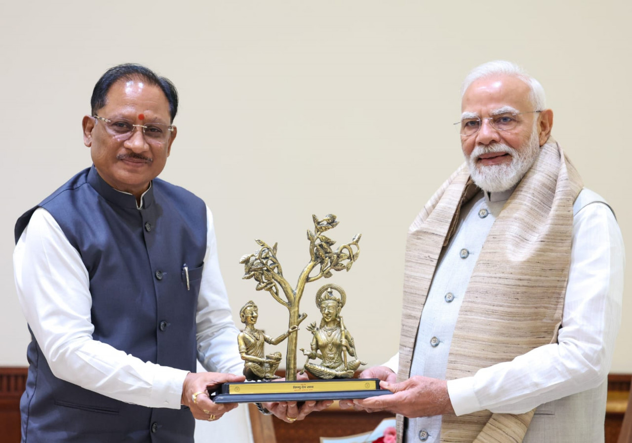 CG: पीएम मोदी से CM विष्णु देव साय की मुलाकात, राजनांदगांव की ₹10,500 करोड़ यूरिया परियोजना को जल्द मंजूरी का आग्रह