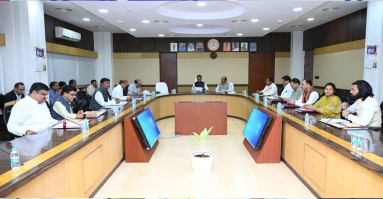 CG Cabinet Highlights: साय सरकार के 11 बड़े फैसले, Ease of Doing Business से OTS योजना और बस्तर फाइटर्स तक बड़े ऐलान