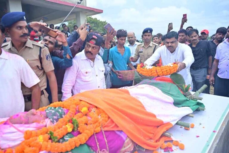 लोककला की महान हस्ती डॉ. तीजन बाई को सम्मान, गनियारी शासकीय स्कूल उनके नाम से जाना जाएगा