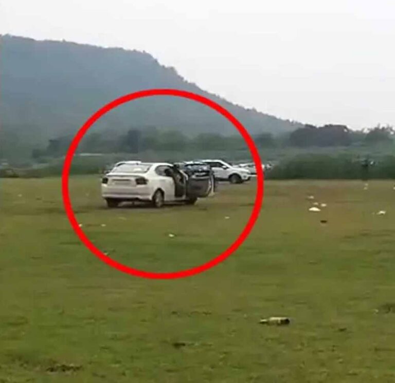 सूरजपुर में कार से खतरनाक स्टंट पड़ा भारी, पर्यटन स्थल पर युवकों की लापरवाही आई सामने