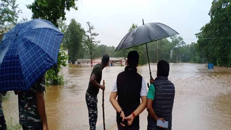 छत्तीसगढ़ में भारी बारिश का असर, घरों में भरा पानी, दर्जनभर गांवों का संपर्क हुआ बाधित