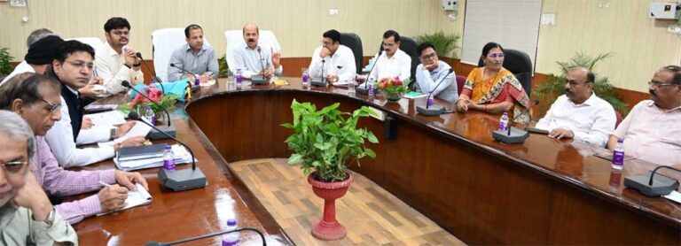 धान की 23,250 पारंपरिक किस्मों से लेकर आधुनिक बायोटेक लैब तक, कृषि विश्वविद्यालय की शोध गतिविधियों का किया निरीक्षण