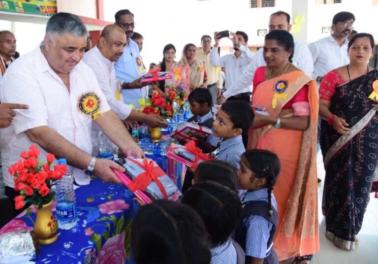शाला प्रवेश उत्सव: मंत्री राजेश अग्रवाल ने नवप्रवेशी विद्यार्थियों का किया अभिनंदन, शिक्षा के नए सफर की दिलाई शुभकामनाएं