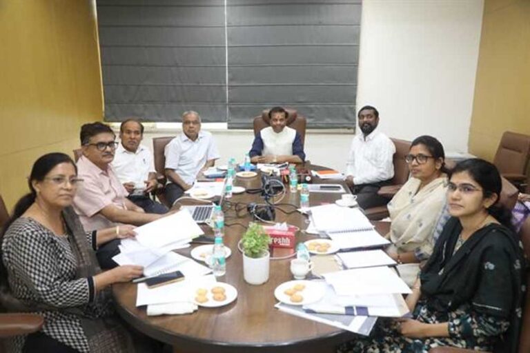 मध्यप्रदेश राज्य वित्त आयोग ने राजस्व विभाग के अधिकारियों के साथ की समीक्षा