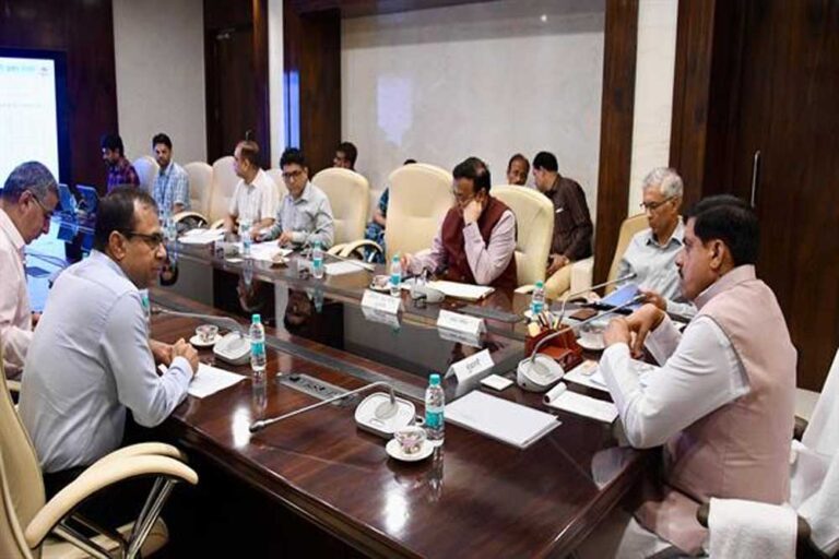 मुख्यमंत्री डॉ. यादव ने सांदीपनि विद्यालयों के समुचित प्रबंधन के लिए स्कूल शिक्षा एवं जनजातीय कार्य विभाग को दिए निर्देश