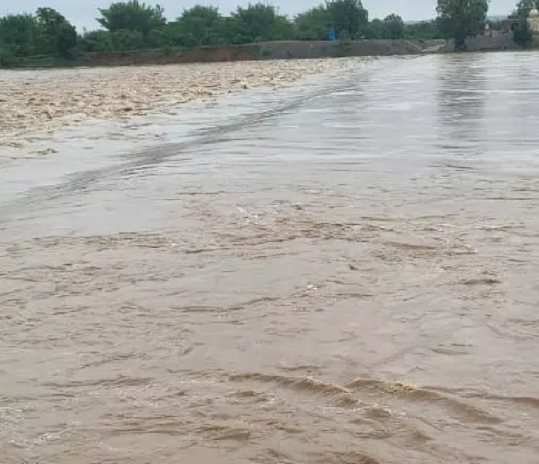 CG : बलौदाबाजार में भारी बारिश, एनीकेट उफान पर …