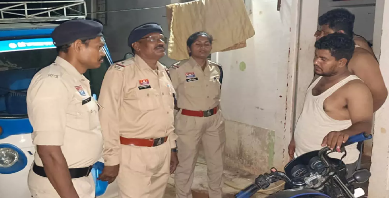 CG : देर रात तक बेवजह घूमने वाले सलाखों में होंगे …