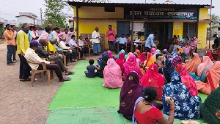 राजनांदगांव : ग्राम सभाओं एवं कृषक चौपाल के माध्यम से किसानों को दी जा रही योजनाओं की जानकारी …