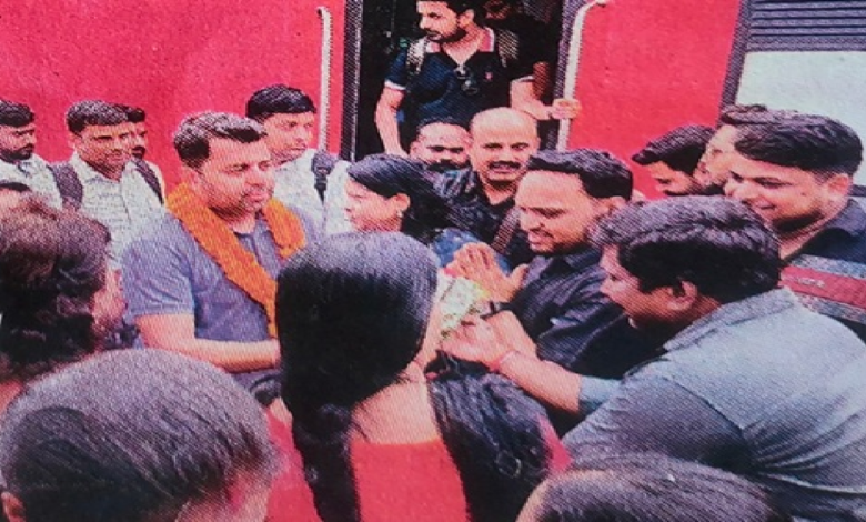 CG : बाबा बर्फानी के दर्शन कर भिलाई लौटे श्रद्धालुओं का स्वागत …