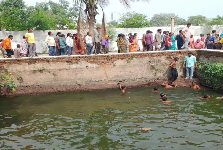 CG : रायपुर में बड़ा हादसा: प्राचीन बावड़ी में खेलते-खेलते डूबे दो मासूम …