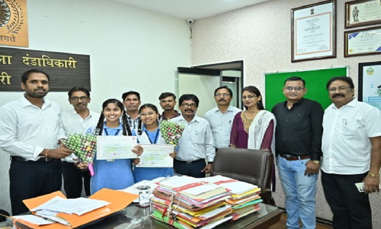 CG : इंस्पायर अवार्ड: जापान से वैज्ञानिक भ्रमण कर लौटीं धमतरी की दो होनहार बेटियों का कले क्टर ने किया सम्मान …