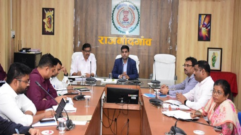CG : सीएम हेल्पलाइन 1076 में प्राप्त आवेदनों का प्राथमिकता के साथ समय-सीमा में करें गुणवत्तापूर्ण निराकरण : कलेक्टर …