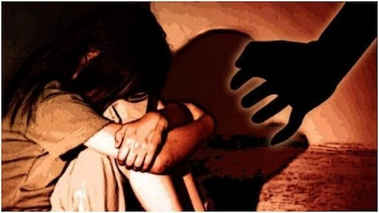 CG : पिता ने अपनी 7 साल की मासूम बेटी को बनाया हवस का शिकार, रक्षक चाचा ने दबाया मामला …