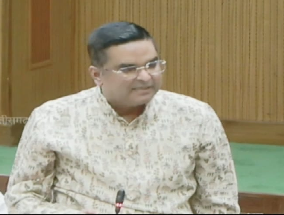 CG : रिकेश ने विधानसभा में उठाया राशन वितरण में गड़बड़ी का मुद्दा …