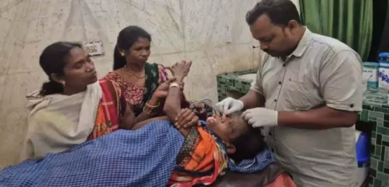 CG : आवारा कुत्ते ने गांव में दहशत फैलाई, 5 लोगों को काटा …