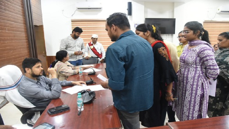 CG : स्कूल रिकॉर्ड में जाति संशोधन की मांग, अभिभावक ने दिया जनदर्शन में आवेदन …