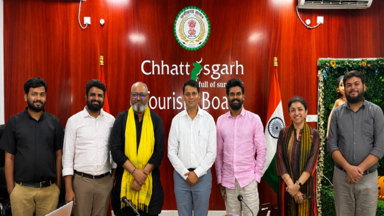 CG : ‘भारत भाग्य विधाता‘ फिल्म के निर्देशक व निर्माता ने की छग टूरिज्म बोर्ड के एमडी से भेंट …