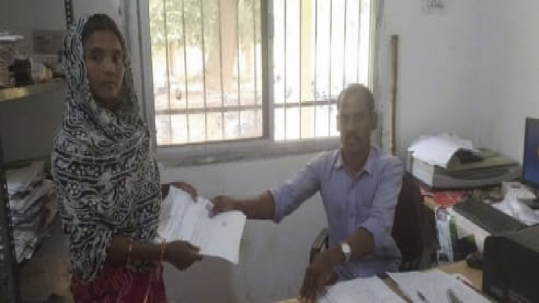 24 घंटे में मिला आय प्रमाण-पत्र, सेवा सेतु से आमजन को मिल रही त्वरित सुविधा ...
