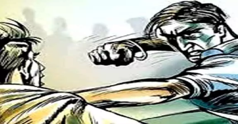 CG : एल्यूमिनियम सीढ़ी की कीमत को लेकर विवाद, फर्नीचर दुकान में हुई मारपीट …