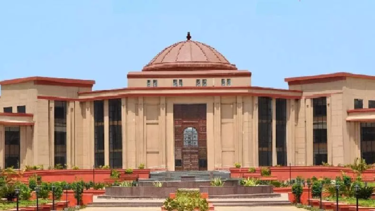 CG : हाईकोर्ट ने स्कूलों में मंत्रोच्चार करने की अनुमति दी …