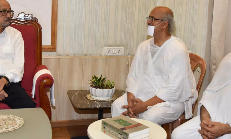 CG : राज्यपाल डेका से संतों ने की मुलाकात …