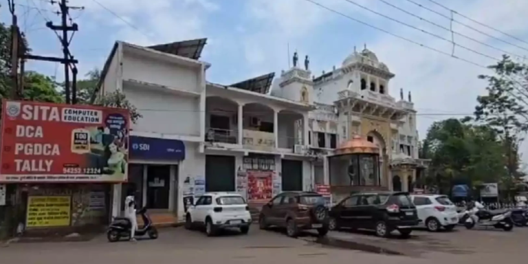 राजनांदगांव : जमीन का रकबा बढ़ाने का आरोप, पटवारी सस्पेंड …