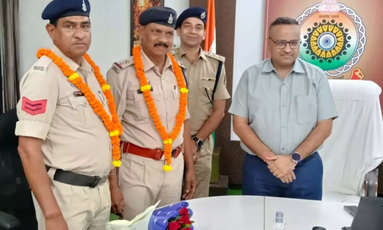 CG : बिलासपुर रेंज कार्यालय में दो पुलिस अधिकारियों को भावभीनी विदाई …