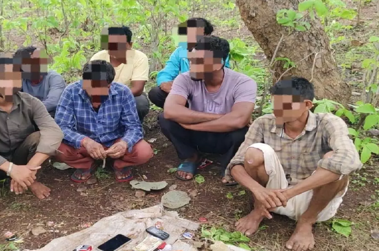 CG : छुईखदान में जुआ फड़ पर पुलिस की रेड, 7 आरोपी गिरफ्तार …