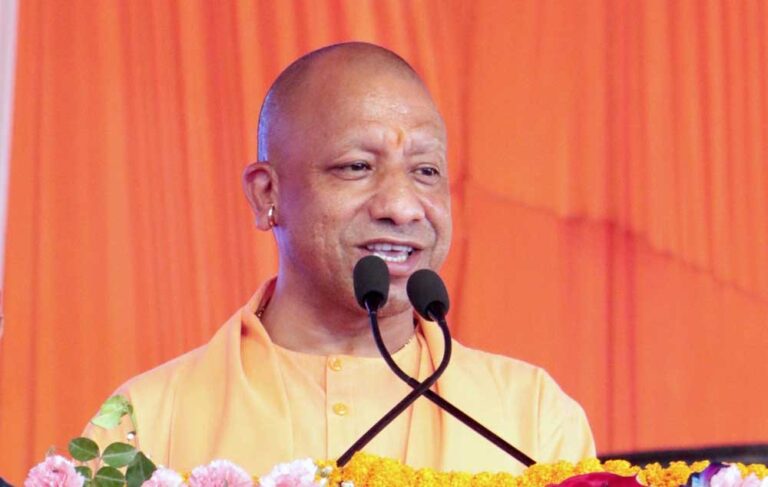 बड़ी कार्रवाई के दौरान 14 संचालकों पर 3 नई एफआईआर, अब तक 58 थोक लाइसेंस निरस्त/निलंबित