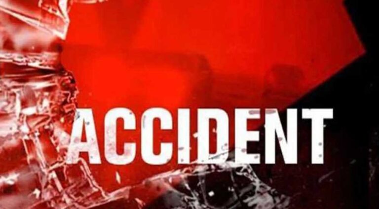 उमरिया सड़क हादसे में 5 की जान गई, NH-43 पर खड़े ट्रक से कार की जोरदार टक्कर