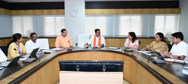सड़क रखरखाव में तकनीक का इस्तेमाल, मासिक वीडियो निरीक्षण से होगी तेज़ कार्रवाई