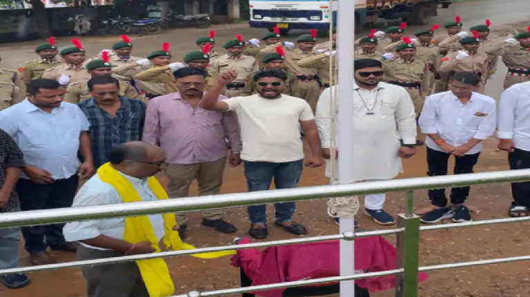 राजनांदगांव : भारी बारिश के बाद भी फीका नहीं पड़ा उत्साह…