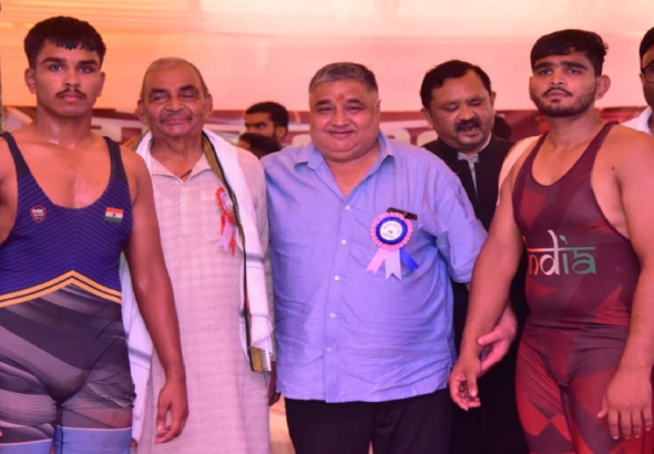 CG : नागपंचमी पर अंबिकापुर में कुश्ती प्रतियोगिता, पर्यटन मंत्री ने पहलवानों का बढ़ाया उत्साह…
