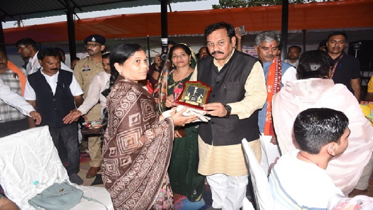 CG : शहीदों की स्मृति में सोनपुर में बनी शौर्य वाटिका, 37 शहीद परिवारों का हुआ सम्मान…