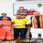 राजनांदगांव : संदीप के परिवार को डॉ. सिंह ने 50 हजार की सहायता राशि दी…