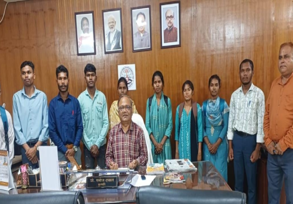 CG : सकारात्मक व निष्पक्ष लेखन से ही संभव है समाज परिवर्तन : कुलपति प्रो. दयाल…