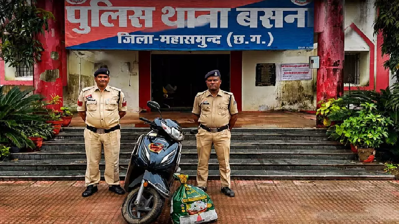 CG : स्कूटी से गांजा ले जा रहा नाबालिग पकड़ाया…