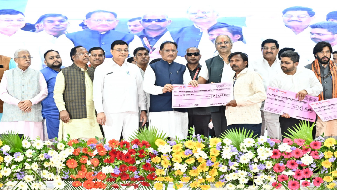 CG : विशेष लेख : ढाई साल की उपलब्धियाँ- छत्तीसगढ़ का श्रमिक कल्याण के क्षेत्र में नई पहचान