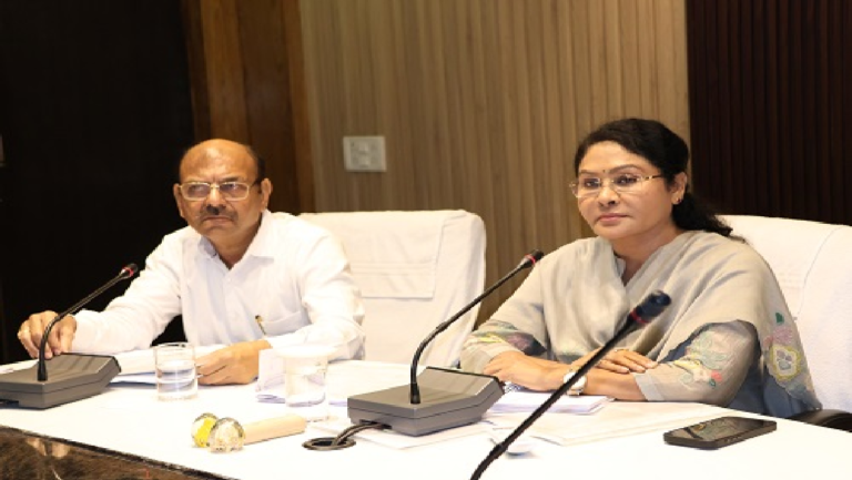 CG : कलेक्टर ने प्राचार्यों एवं शिक्षकों की बैठक लेकर शिक्षा गुणवत्ता के कार्यों की गहन समीक्षा की…