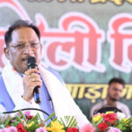 हरेली के पावन अवसर पर राजस्व मंत्री टंकराम वर्मा के नवीन शासकीय आवास के गृह प्रवेश कार्यक्रम में शामिल हुए मुख्यमंत्री विष्णुदेव साय