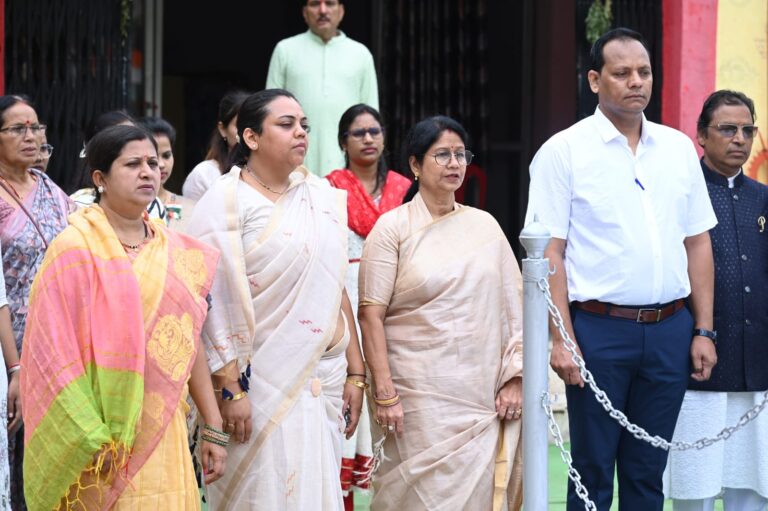 महापौर अलका बाघमार ने नगर निगम मुख्यालय में किया ध्वजारोहण