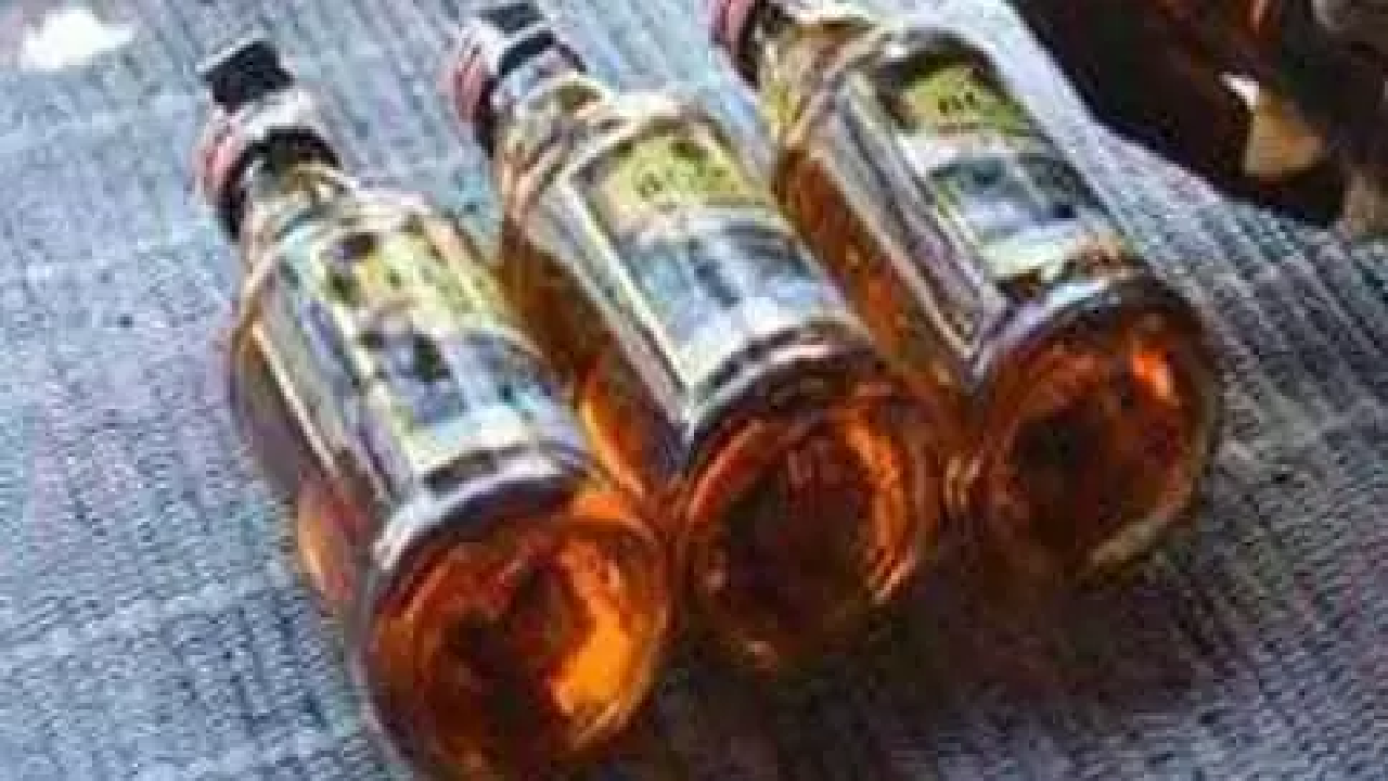 CG : 45 लाख की शराब पर बुलडोजर चलाया, अवैध परिवहन में पकड़ा था पुलिस ने …